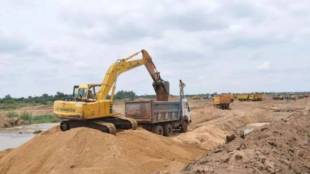illegal sand stockpile, Gadchiroli sand scam, administrative negligence in India, Maddikuntha sand case, talathi suspension news, illegal mining reports, Indian government corruption, sand theft investigation,