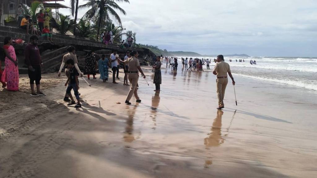 Ratnagiri young man from mumbai drowned in ganapatipule sea Ratnagiri young man from mumbai drowned in ganapatipule sea