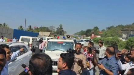 Locals opposed pratap Sarnaik inspection near sasunavghar Locals opposed pratap Sarnaik inspection near sasunavghar