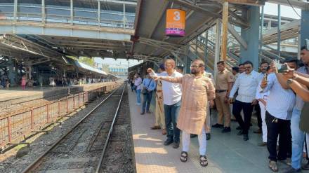 thane station platform 2 3 and 4 extensions 15 car trains run from december 31