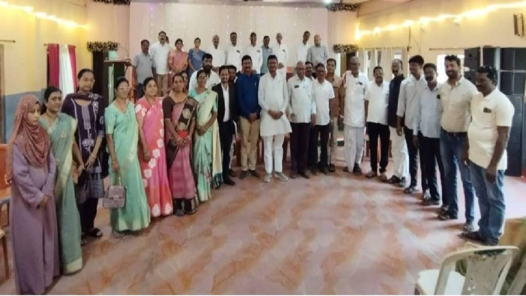 rajura elections Congress contests 12 seats, farmers 9 seats