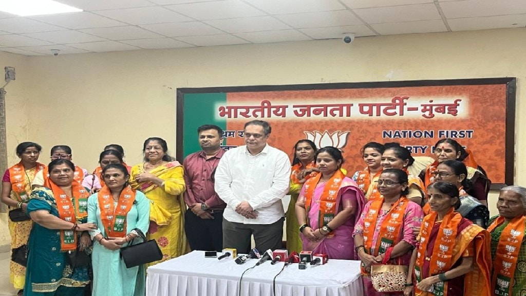 former Congress corporator shweta Korgaonkar joined BJP former Congress corporator shweta Korgaonkar joined BJP