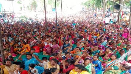 Shramjeevi Sangha protest continues for second Shramjeevi Sangha protest continues for second