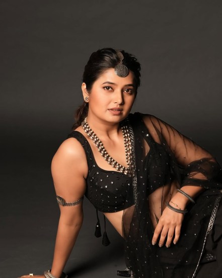 Actress Prajakta Mali Photos