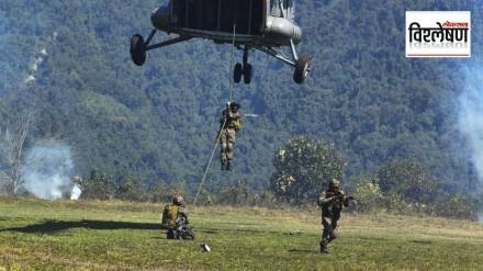 पाकिस्तानपाठोपाठ आता चीनही भरणार धडकी; भारताचा लष्करी सराव नेमका कशासाठी? (Photo: Ministry of Defence via PTI) पाकिस्तानपाठोपाठ आता चीनही भरणार धडकी; भारताचा लष्करी सराव नेमका कशासाठी? (Photo: Ministry of Defence via PTI)
