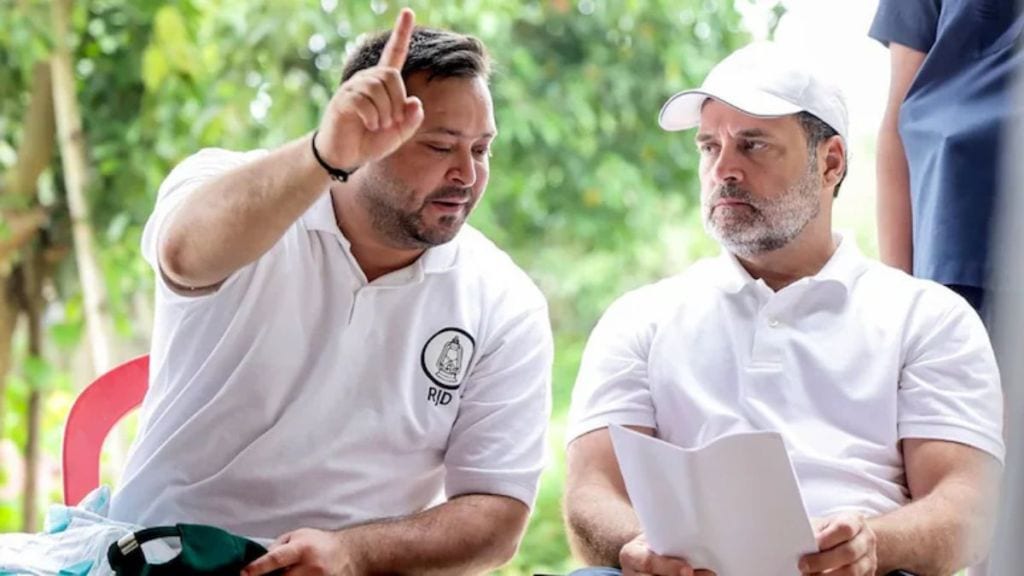 राहुल गांधी यांनी वोट चोरीचा मुद्दा उपस्थित केला होता. मात्र बिहारमध्ये तो चालू शकला नाही.