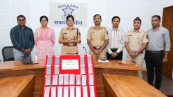 हरवलेल्या मोबाईलचा शोध घेण्यात रायगड पोलीस अव्वल! वर्षभरात हरवलेल्या ९४४ मोबाईल्सचा शोध लावला…