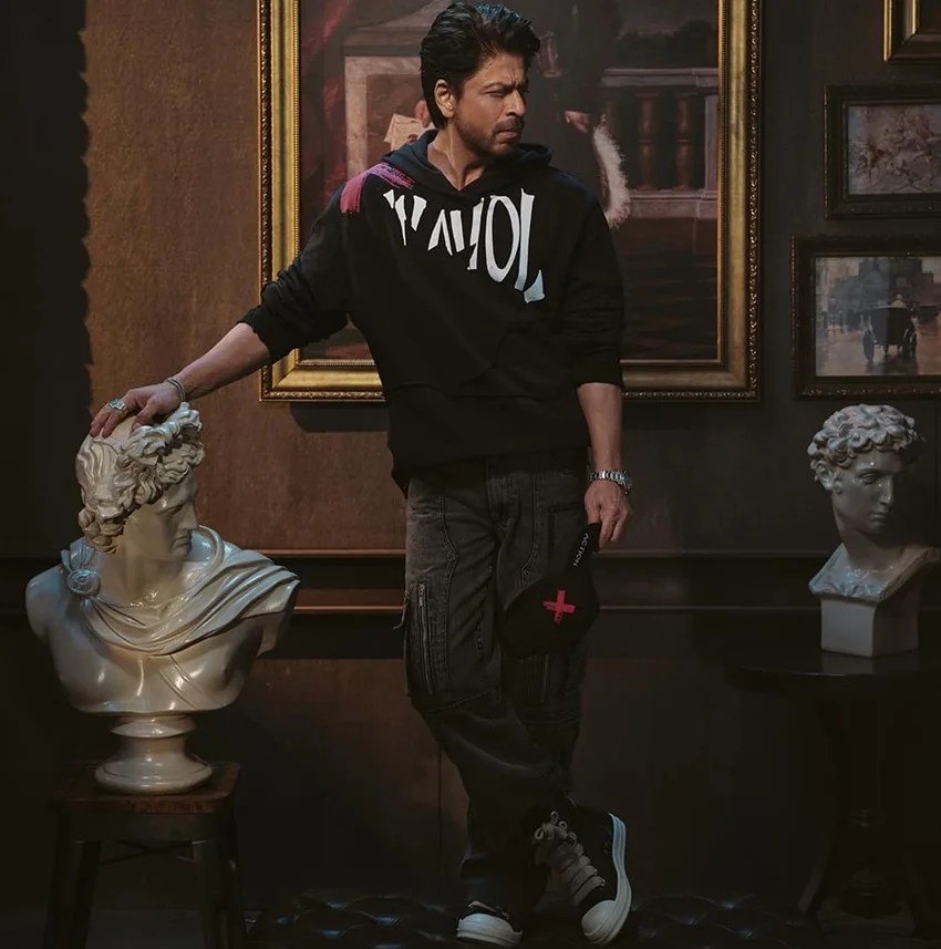 Shah Rukh Khan’s Mannat home showing unity of religions.