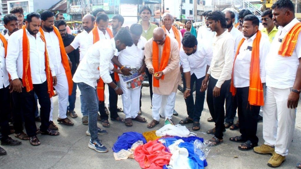 Shinde Sena Saree Distribution shivsena ubt Burns Protest Hingoli Controversy