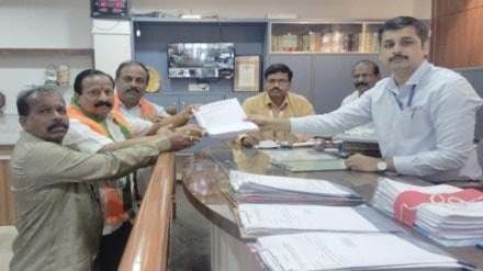 Sindhudurg Municipal Election Nomination Mahayuti Tangle Seat Sharing BJP shivsena Malvan Kankavli Kesarkar Sindhudurg Municipal Election Nomination Mahayuti Tangle Seat Sharing BJP shivsena Malvan Kankavli Kesarkar