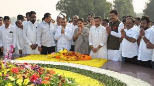 Supriya Sule paying homage at the tomb of former Deputy Prime Minister Yashwantrao Chavan on his death anniversary in Karad