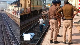 UP-Mirzapur-train-crossing