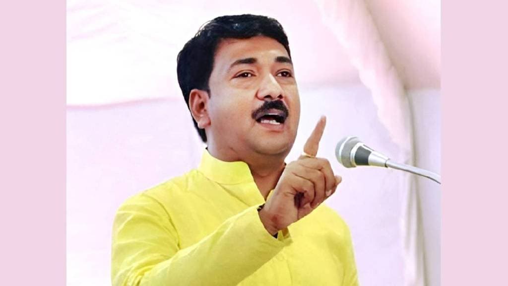 A blow to the Thackeray group; A case has been registered against a former MP before the municipal elections in Jalgaon A blow to the Thackeray group; A case has been registered against a former MP before the municipal elections in Jalgaon