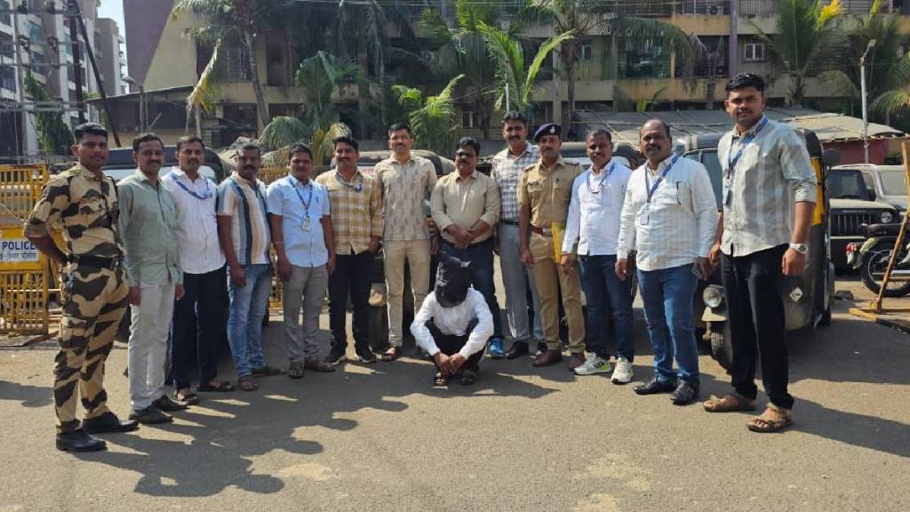 Accused of stealing rickshaws arrested; four rickshaws seized Accused of stealing rickshaws arrested; four rickshaws seized