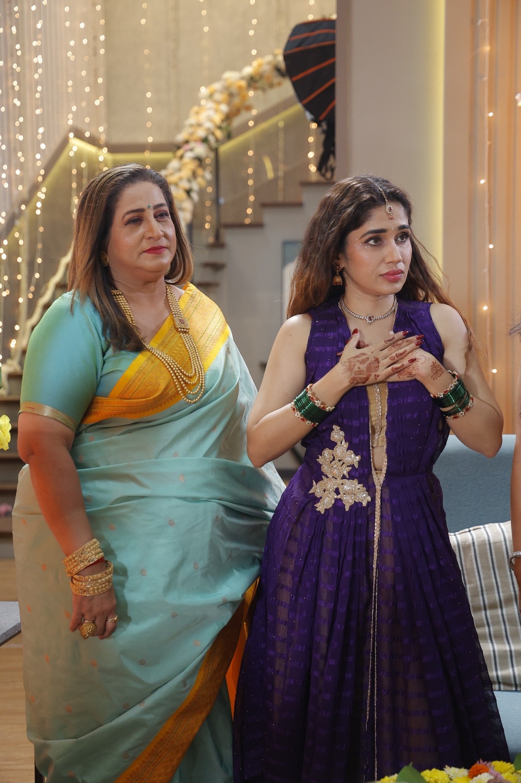 Veen Doghatli Hi Tutena Swanandi Adhira Green Bangles Ceremony