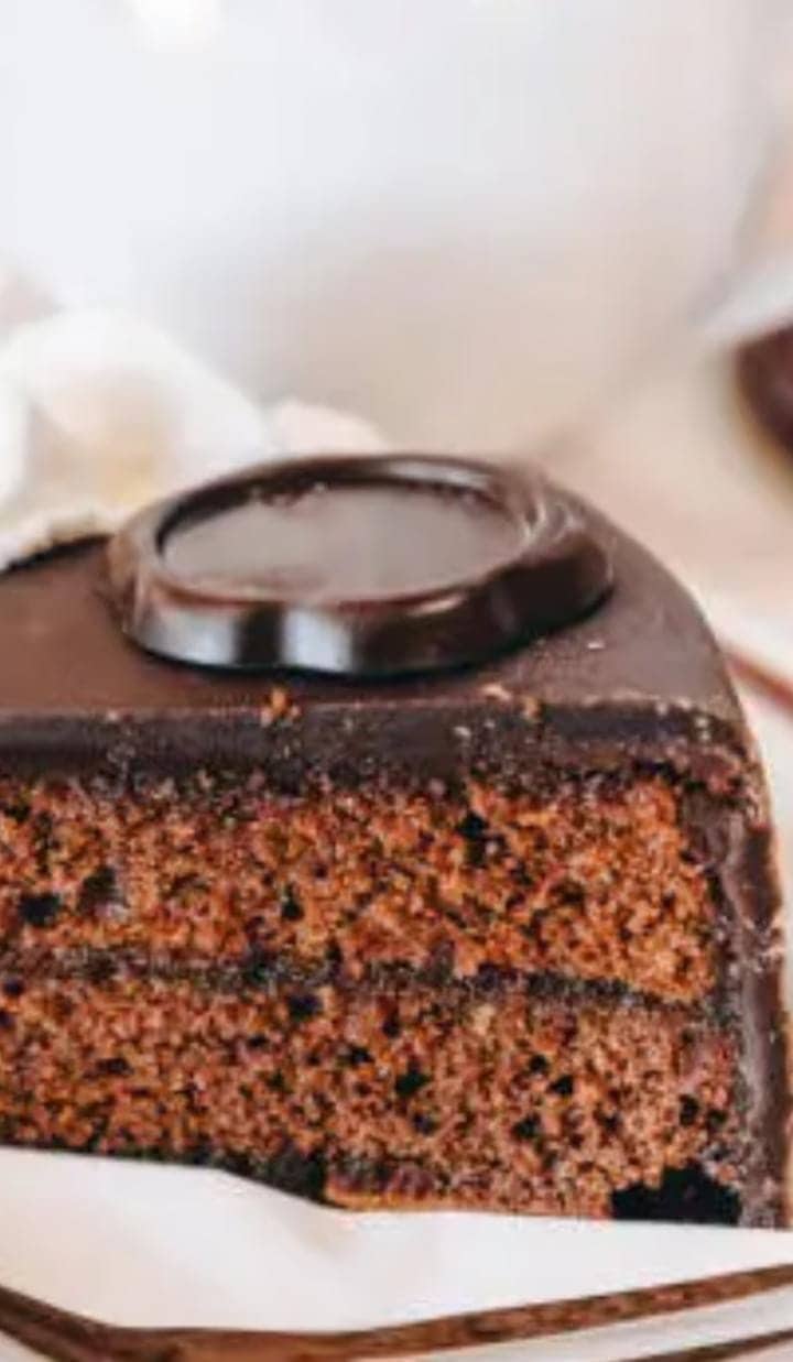 Delicious famous cake recipe dessert.