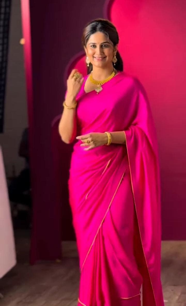 Vaidehi Parashurami pink silk saree