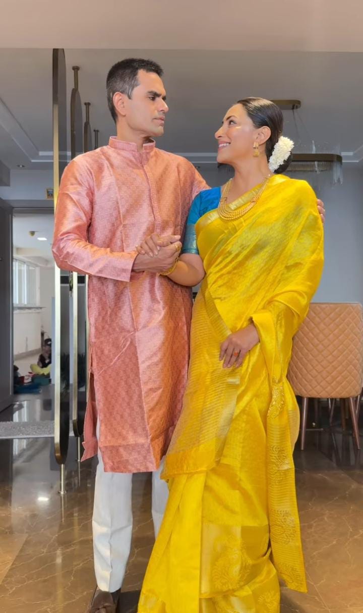 Kranti Redkar and Sameer Wankhede in a traditional look