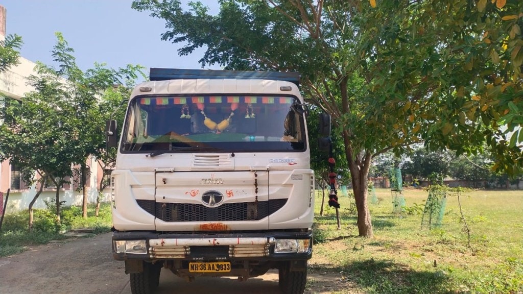sand smuggling Chandrapur, Rakesh Jadhav police case, sand truck seizure, Chandrapur police investigation, illegal sand transport Maharashtra, police corruption inquiry, sand smuggling Chandrapur, Rakesh Jadhav police case, sand truck seizure, Chandrapur police investigation, illegal sand transport Maharashtra, police corruption inquiry,