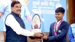 अभिमानास्पद! क्रांती गौडनं वर्ल्ड कपसह वडिलांनी गमावलेला सन्मानही परत मिळवला; पोलीस दलात पुन्हा घेण्याचे मुख्यमंत्र्यांनी दिले आश्वासन