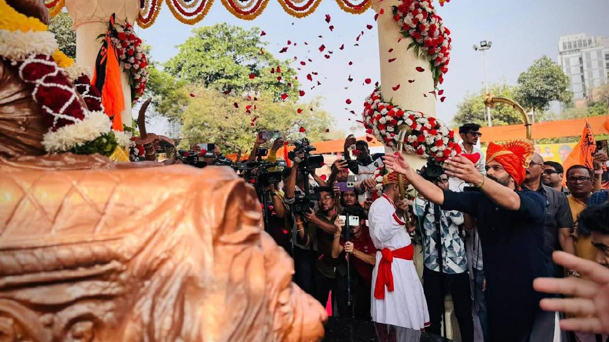 amit thackeray attends nerul police station over statue unveiling case