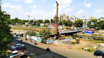 The decision to open the Baba Bhide Bridge by November 15 was taken by 'Mahametro' on Tuesday The decision to open the Baba Bhide Bridge by November 15 was taken by 'Mahametro' on Tuesday