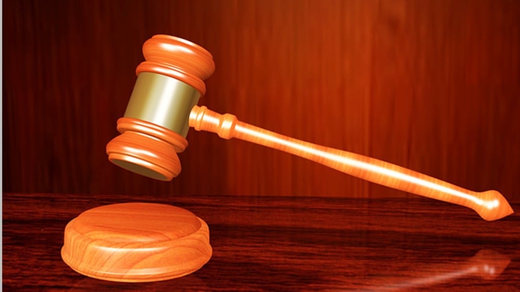 mumbra train accident engineer