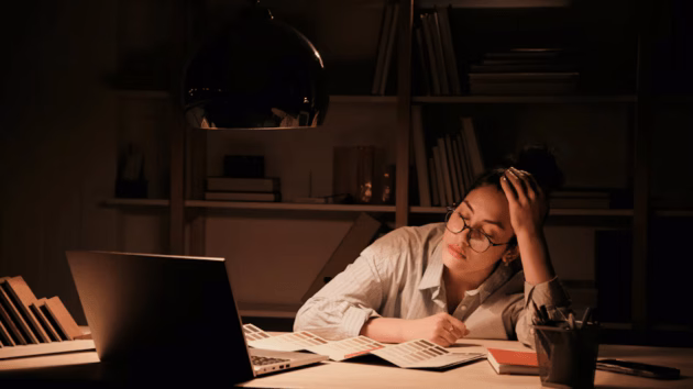 Young people with early grey hair problems reason