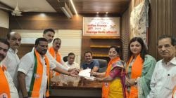 खेडमध्ये महाराष्ट्रातील पहिला महायुतीचा नगराध्यक्ष उमेदवारी अर्ज दाखल