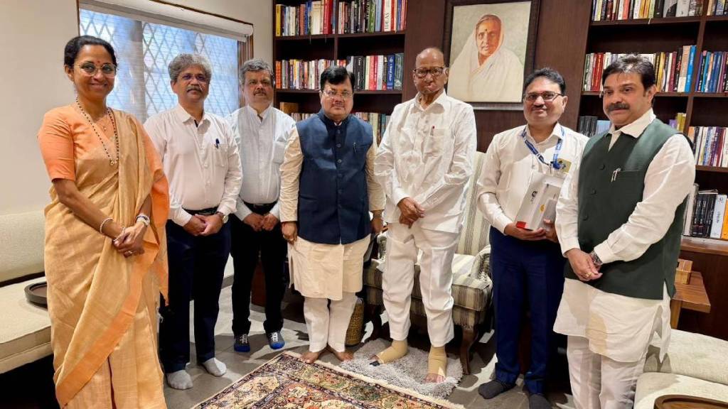 Demand for information from Sharad Pawar regarding self-redevelopment; Darekar-Pawar meeting Demand for information from Sharad Pawar regarding self-redevelopment; Darekar-Pawar meeting