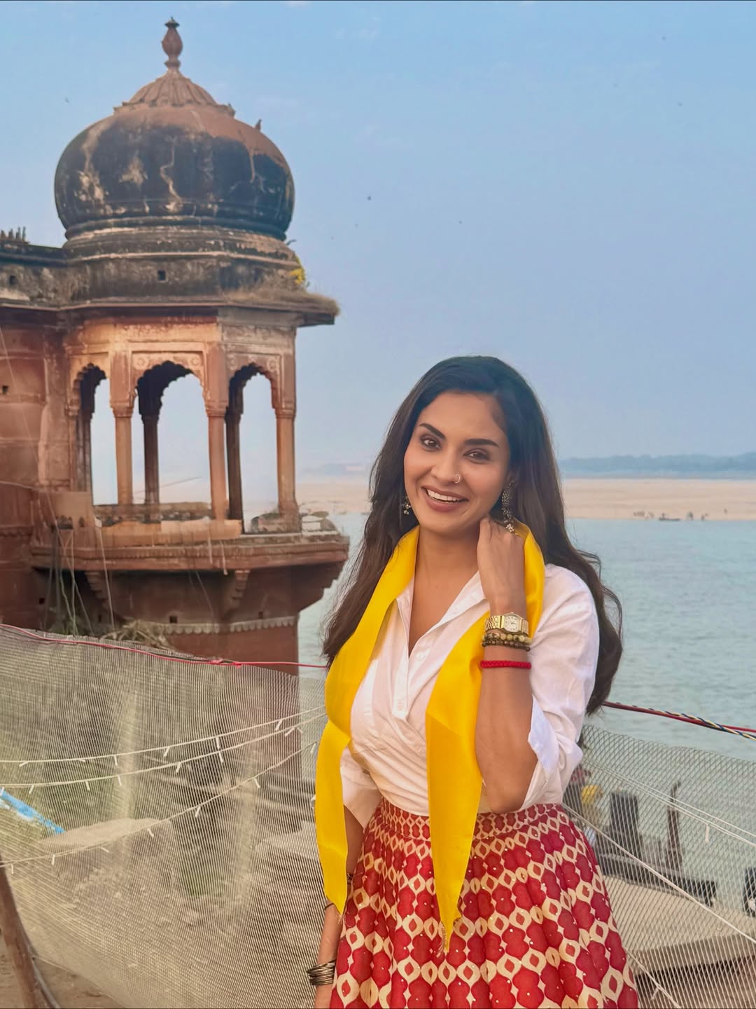 marathi actress disha pardeshi went to varanasi banaras and enjoy dev deepawali