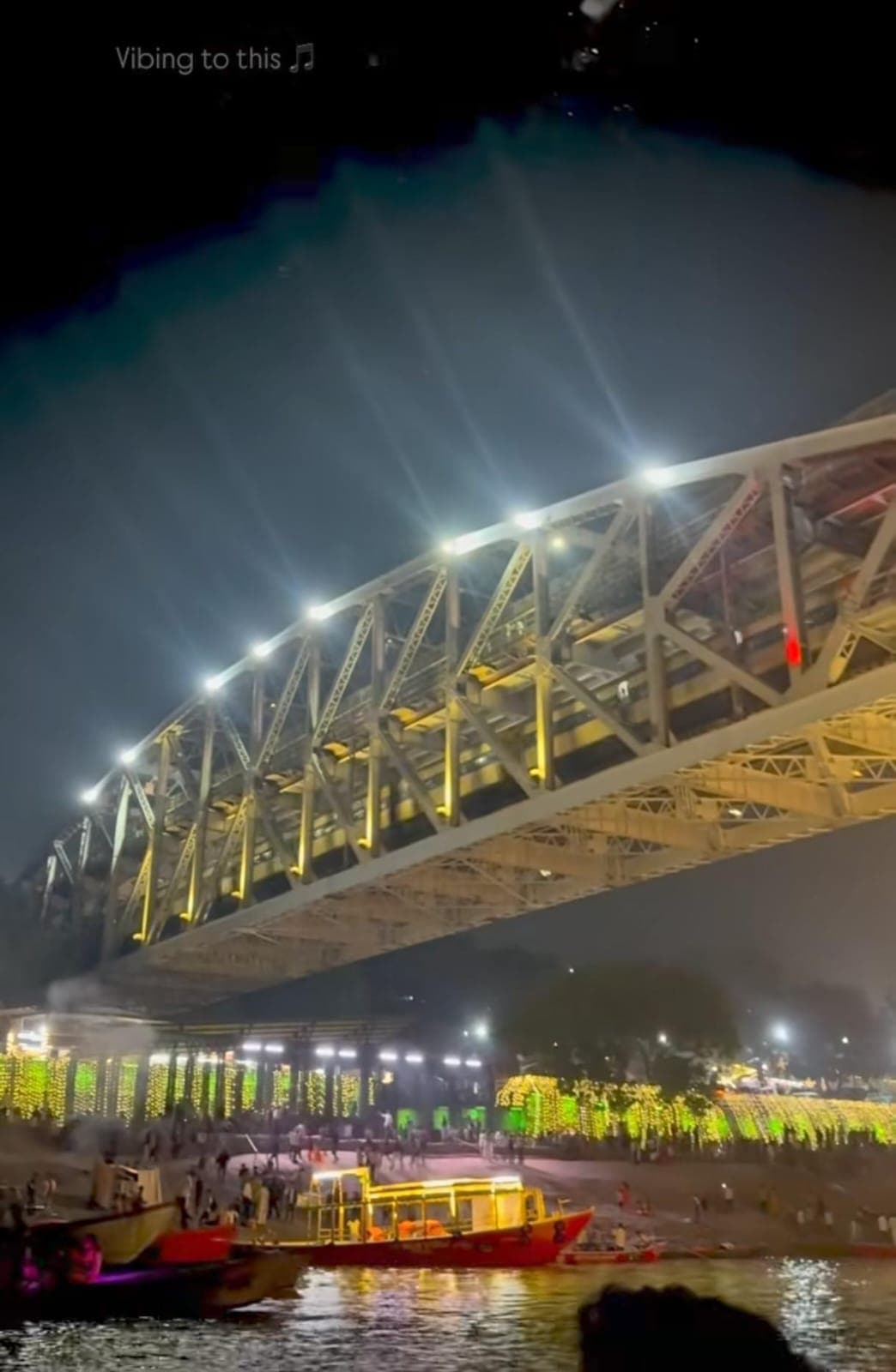 marathi actress disha pardeshi went to varanasi banaras and enjoy dev deepawali