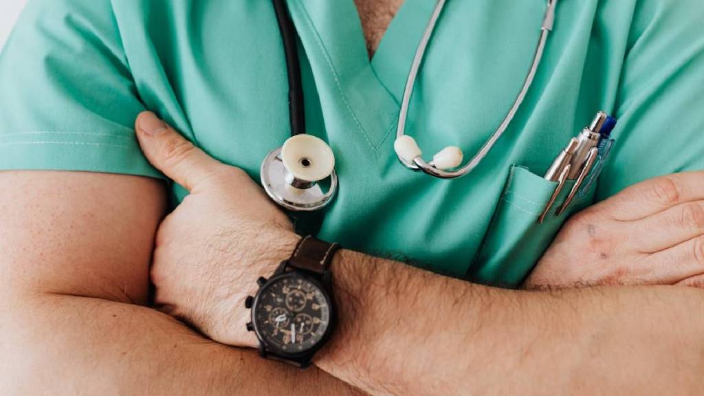 Dr. Sampada Munde suicide case doctors in state government hospitals boycott work Dr. Sampada Munde suicide case doctors in state government hospitals boycott work