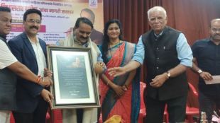 dombivli event delayed as vishwas patil stuck in traffic jam