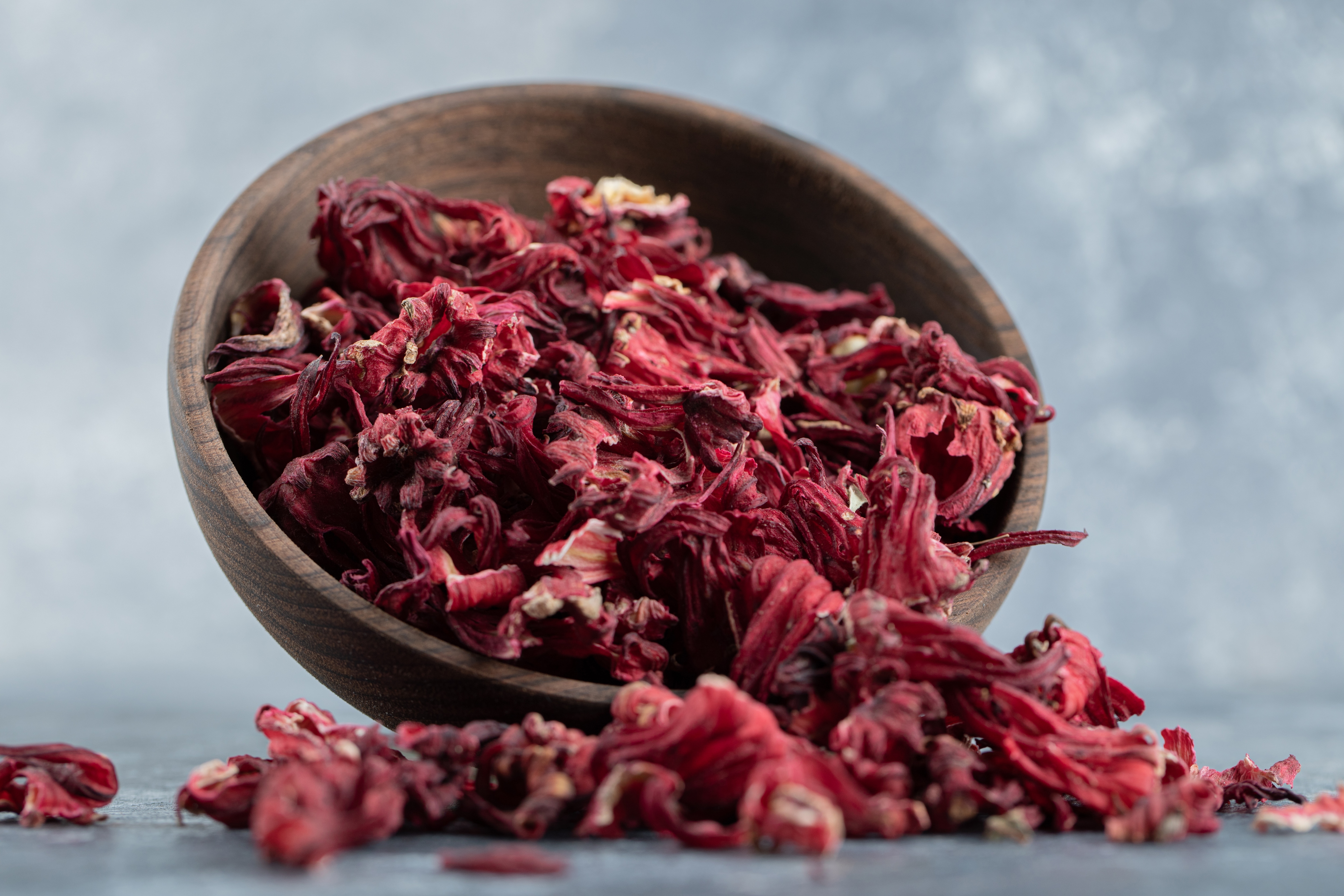 Hibiscus-infused almond oil for strong and shiny hair