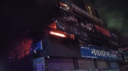 लाखोंचे मोबाईल आगीत भस्मसात…कुठे?