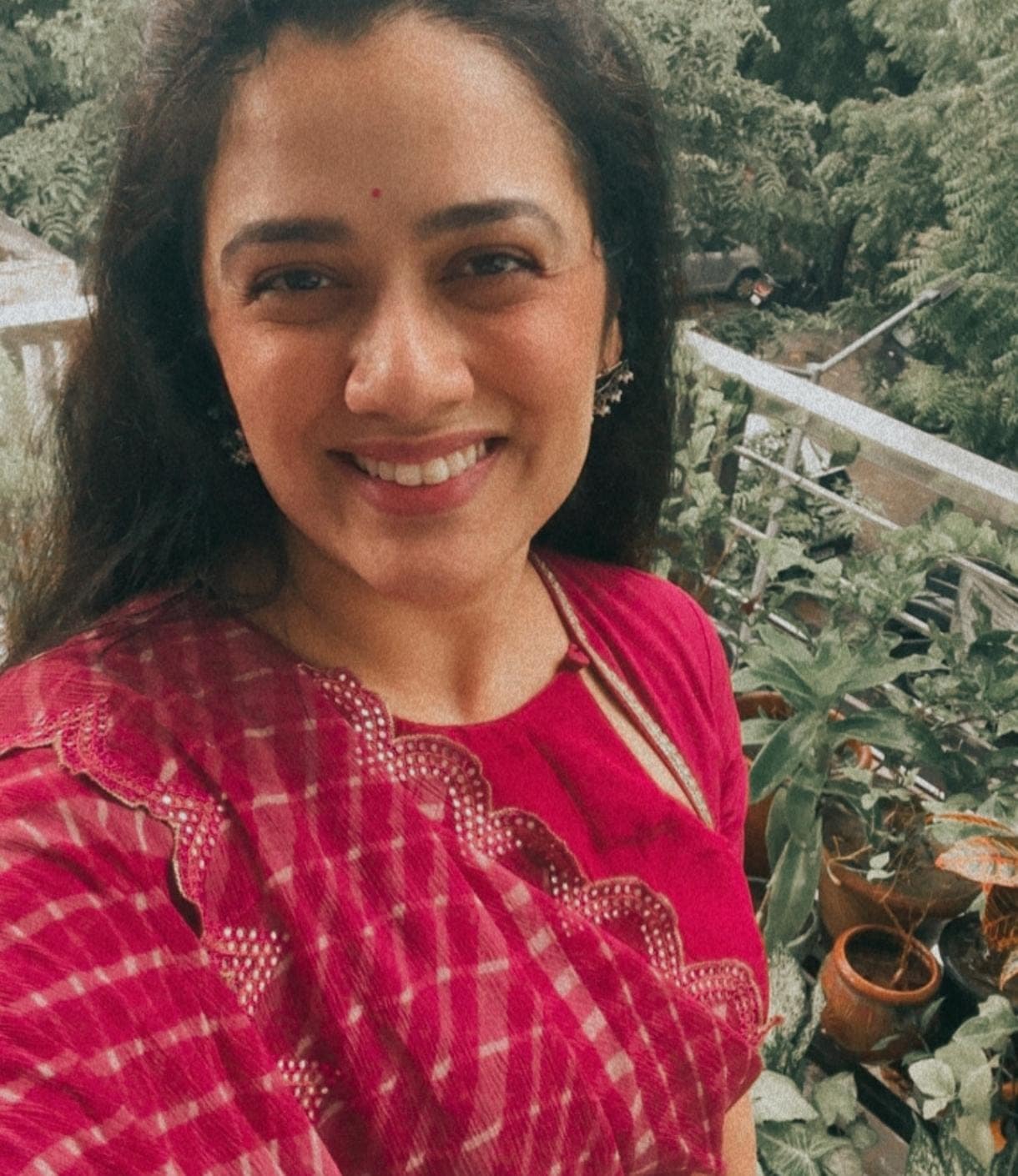 girija oak national crush family husband and son photos