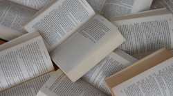 तुम्हाला वाचनाची गोडी पुन्हा लावतील अशी खास सहा पुस्तकं कुठली?