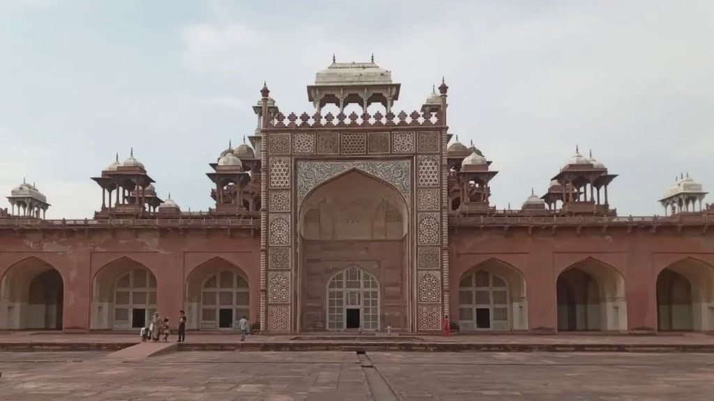 Agra Trip | Tajmahal Trip | Taj Mahal Tour Plan | Tajmahal Agra Tour | famous tourist places in agra | Tajmahal Photo