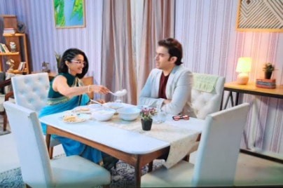 tharala tar mag asmita husband