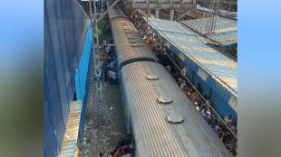 vasai diva memu train overcrowding puts passengers at risk vasai news
