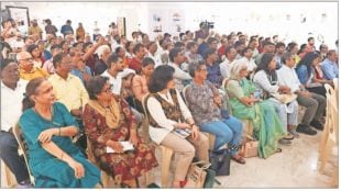 loksatta abhijat litfest day two parveen sultana dastangoi and marathi mushaira sharad bawiskar Language Politics  Events