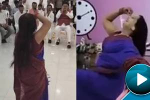 Lavani dance in NCP office