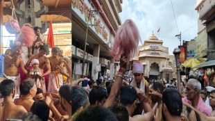 pandharpur kartiki yatra celebrates age old ritual mahadwar kalya tradition haridas family Vitthal