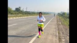 शांतीचा संदेश देण्यासाठी दीक्षाभूमी ते सेवाग्राम बापू कुटी अशी ७५ किलोमिटर धाव… पियुषा सबाने हिने साडे दहा तासांत…