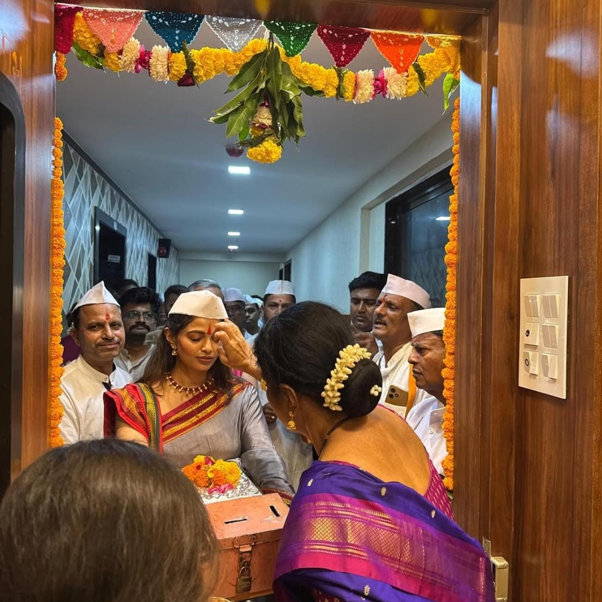 tharala tar mag priyanka tendolkar new home in mumbai at 29th floor