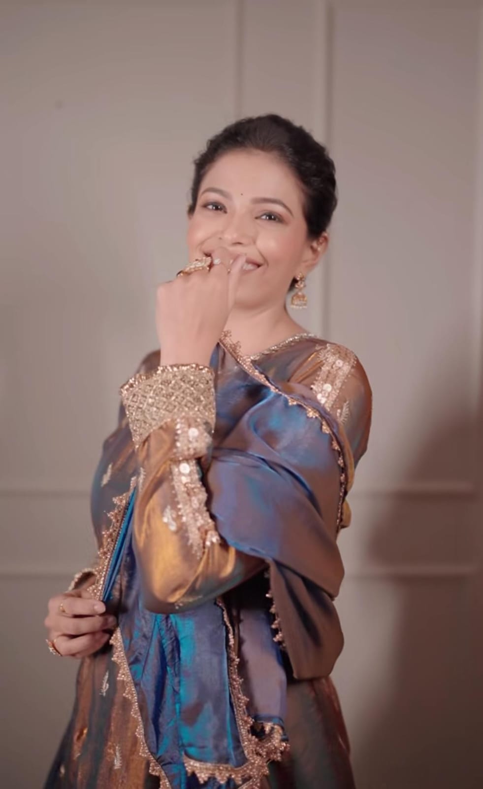 tharala tar mag priyanka tendolkar new home in mumbai at 29th floor