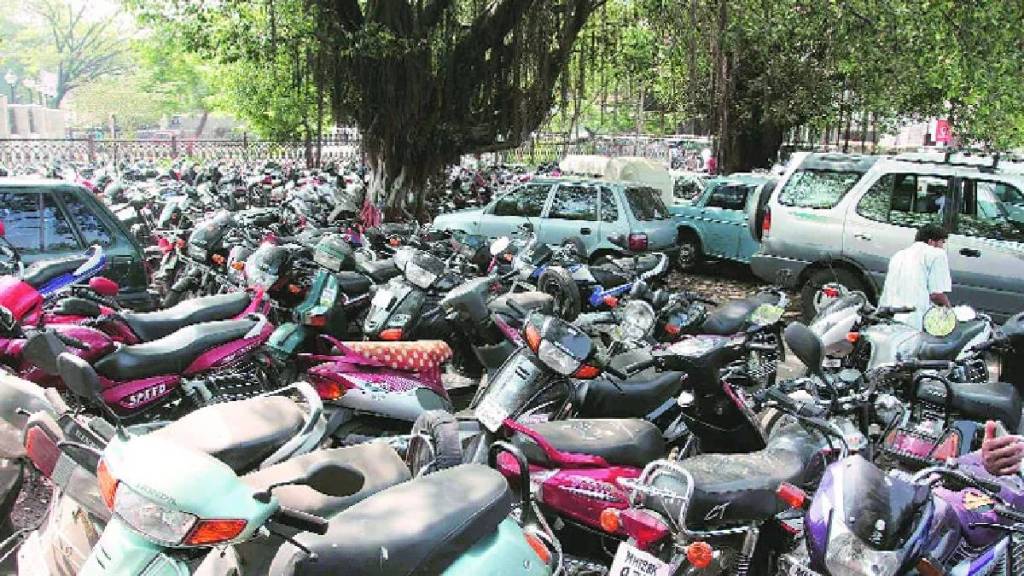 Pune Municipal Corporation decides to charge for parking vehicles on roads Pune print news Pune Municipal Corporation decides to charge for parking vehicles on roads Pune print news