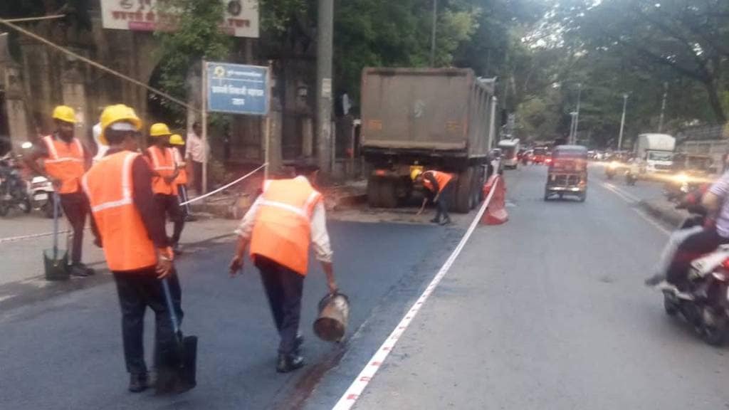 Municipal Corporation launches campaign to fill potholes in Pune city Pune print news Municipal Corporation launches campaign to fill potholes in Pune city Pune print news