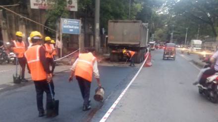 Municipal Corporation launches campaign to fill potholes in Pune city Pune print news Municipal Corporation launches campaign to fill potholes in Pune city Pune print news